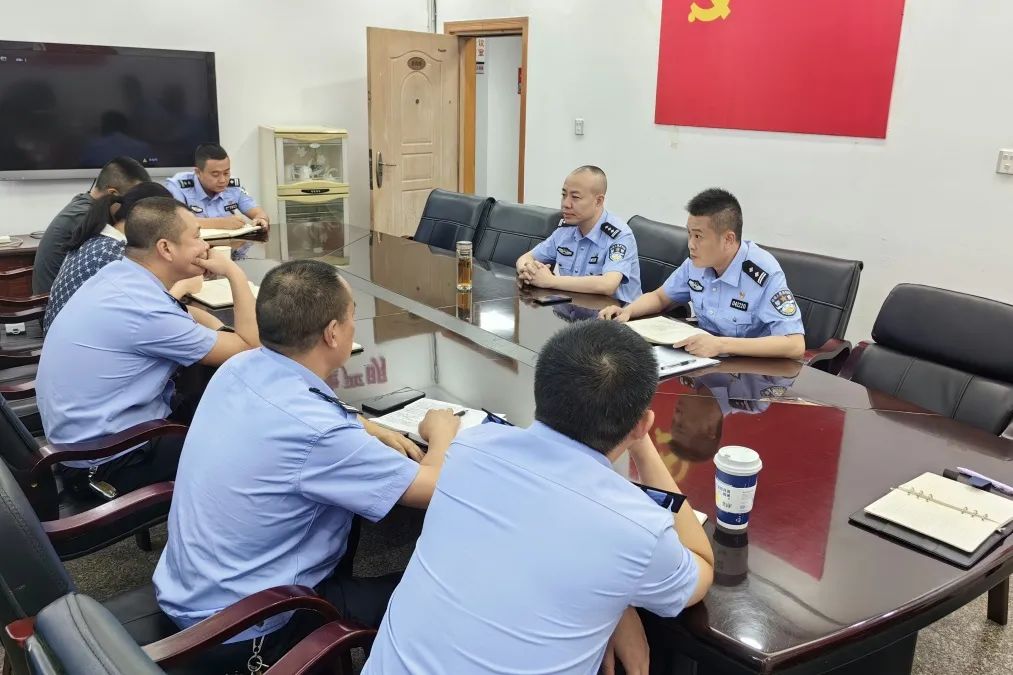 f2d9814af64b4575ae3c86620021e8721