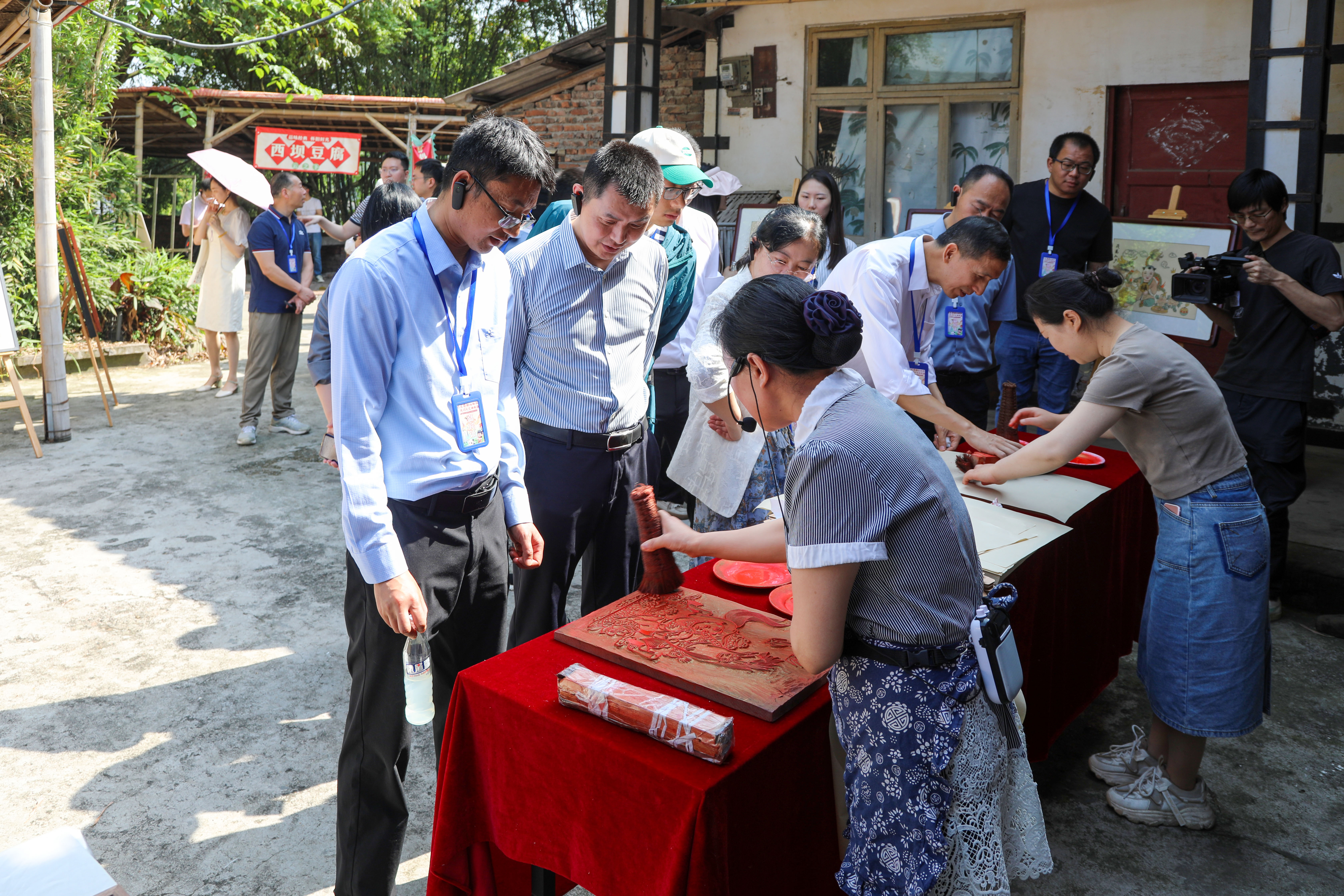 b6e734c38bbc4ee0bf51d1e7ba39bead03