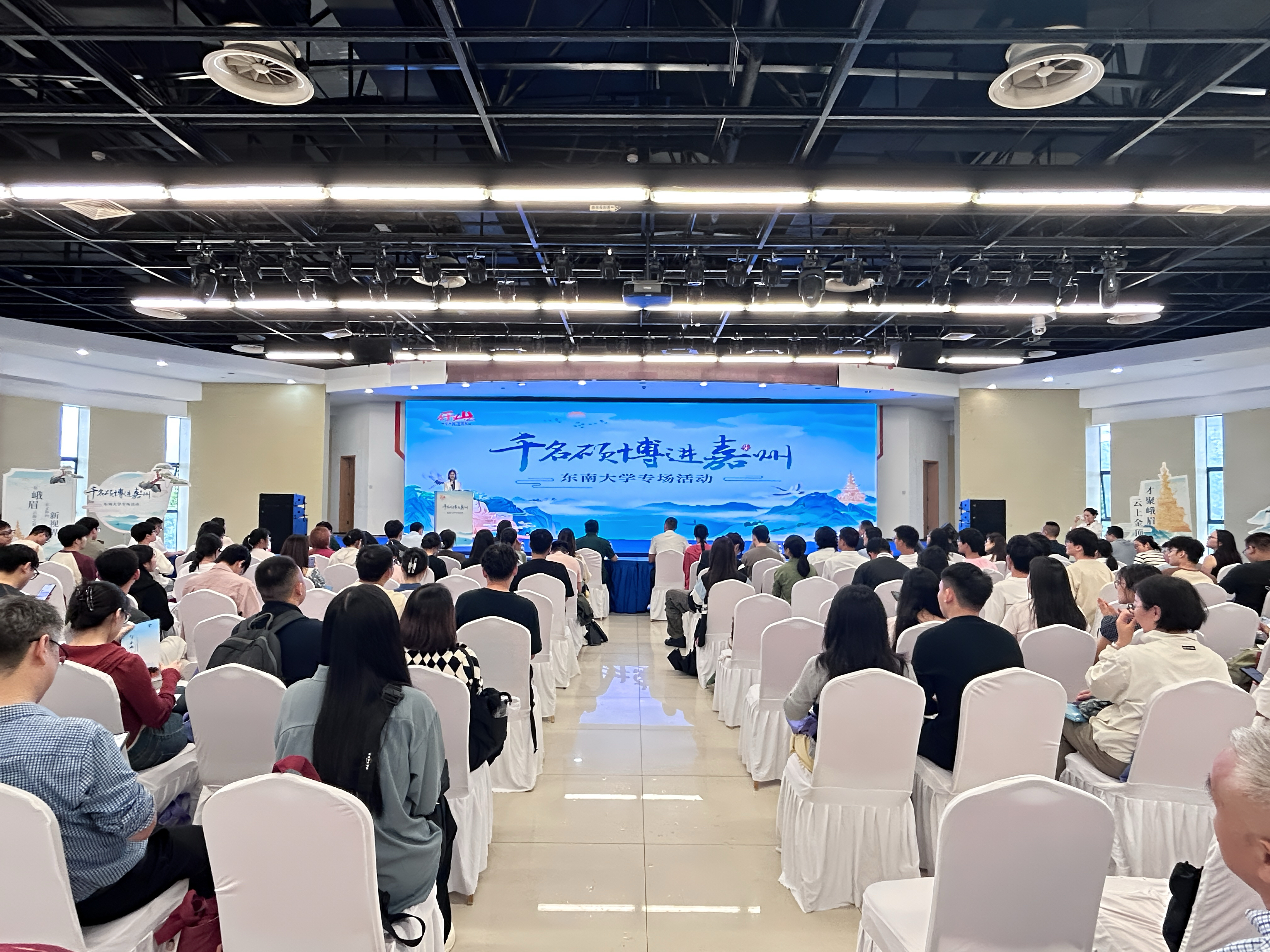 85cbbc77d7c844d692ed4efa4c51361706