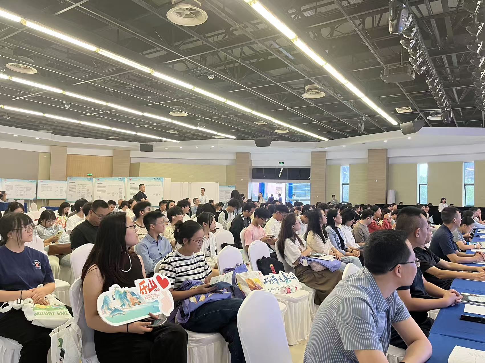 13964cc156904d8c80da32c606736af703