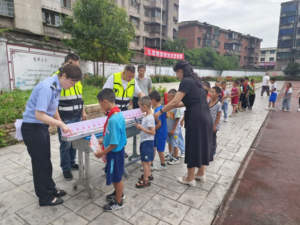 0da6d52ab53145fc8c73bf8910b64eb1_b