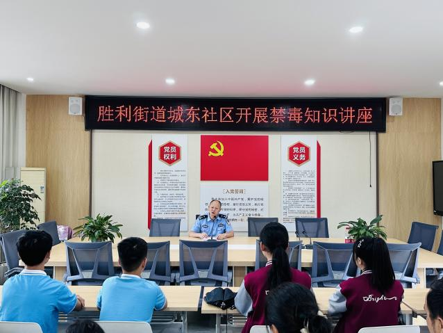 64ec05c0e4b0981f1773de92