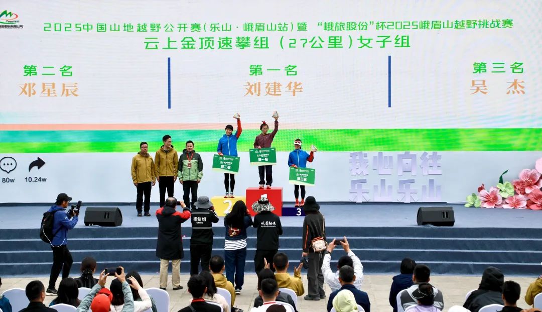 0a3fe227e6c9400bbb1900286820d03705