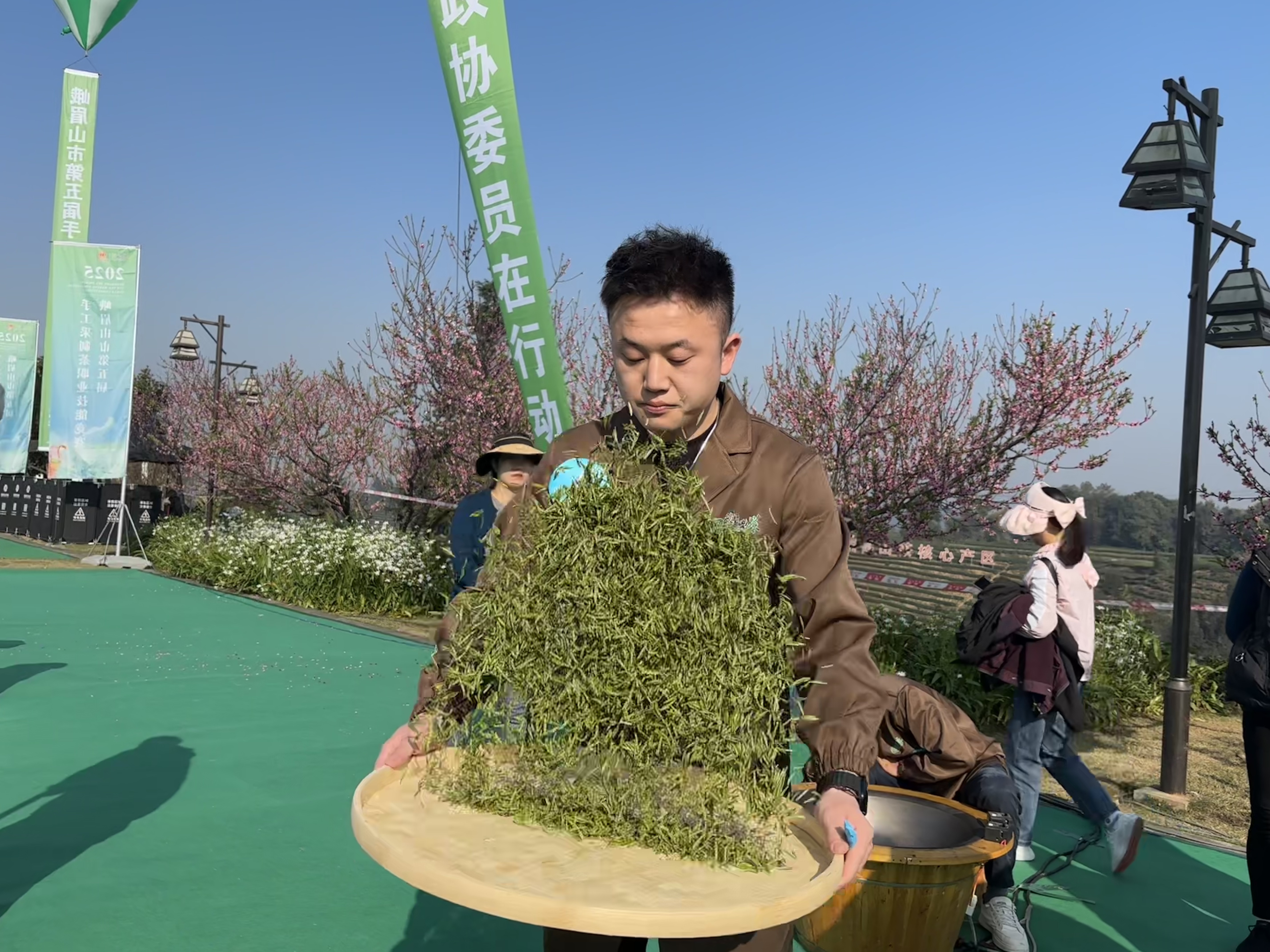 e69cc5619c6a45f9b663f8b063dc24ab04