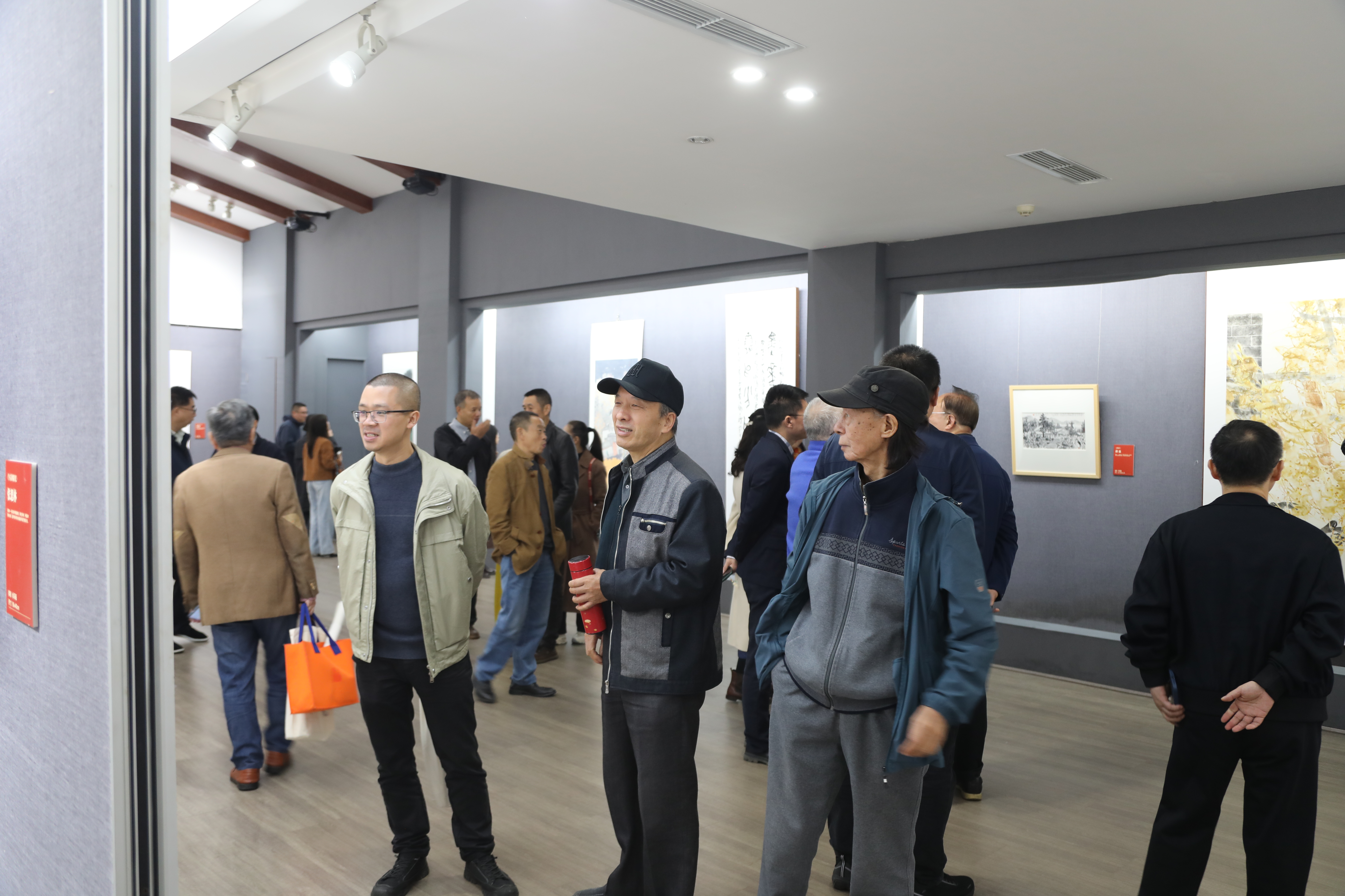 2fd73eadb6b8459499cfb24738b912ea06